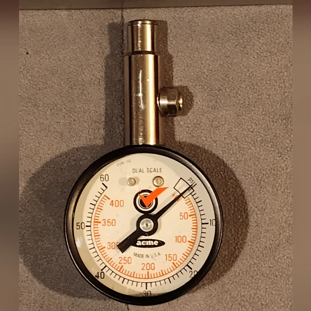 NEW COLLECTIBLE ACME DUAL SCALE DIAL TIRE AIR PRESSURE GAUGE IN BOX - Picture 7 of 11